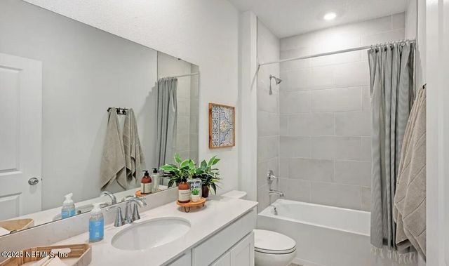 2660 FIELD DAISY Lane, Green Cove Springs, FL 32043