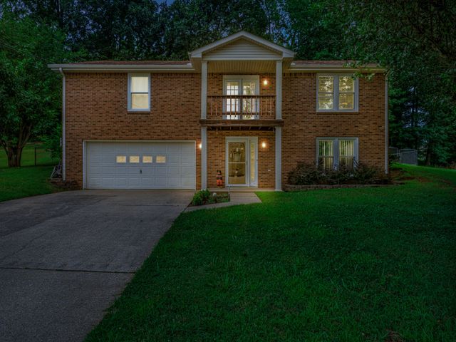 325 Cottonwood Ct, Clarksville, TN 37040