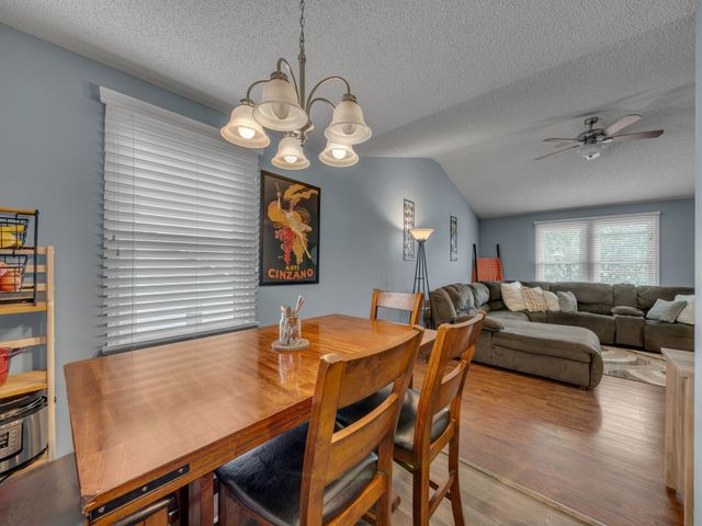 325 Cottonwood Ct, Clarksville, TN 37040