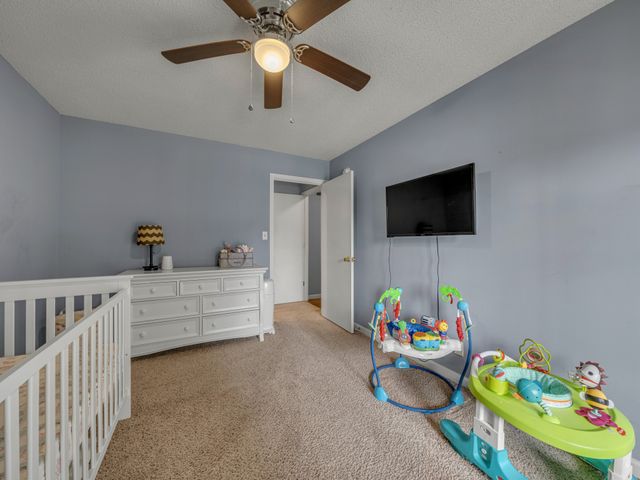 325 Cottonwood Ct, Clarksville, TN 37040