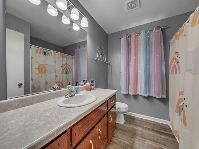 325 Cottonwood Ct, Clarksville, TN 37040