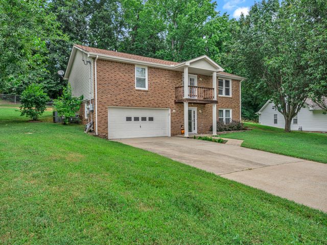 325 Cottonwood Ct, Clarksville, TN 37040