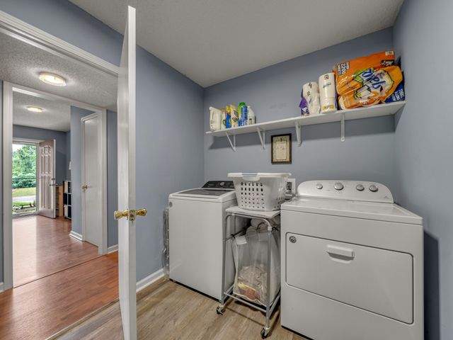 325 Cottonwood Ct, Clarksville, TN 37040