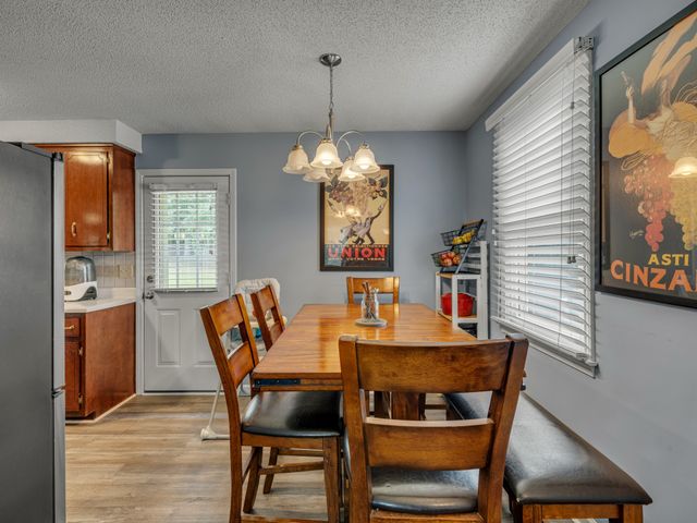325 Cottonwood Ct, Clarksville, TN 37040