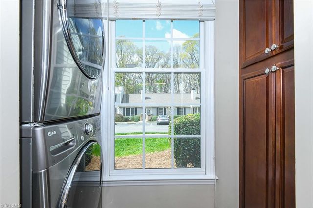 10 AppleTree Lane, Greensboro, NC 27455