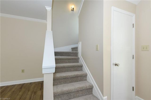 10 AppleTree Lane, Greensboro, NC 27455