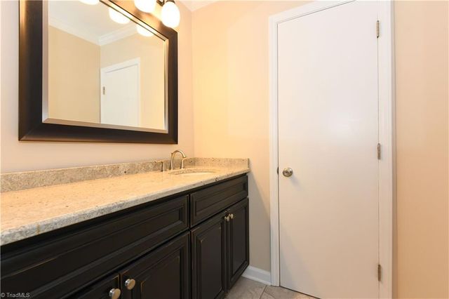 10 AppleTree Lane, Greensboro, NC 27455