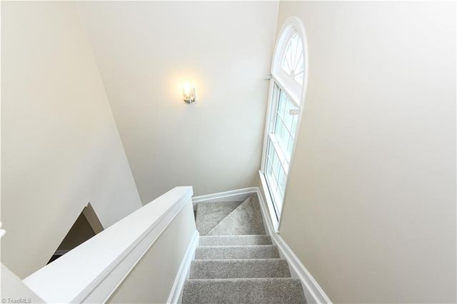 10 AppleTree Lane, Greensboro, NC 27455