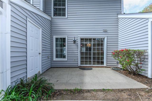 10 AppleTree Lane, Greensboro, NC 27455