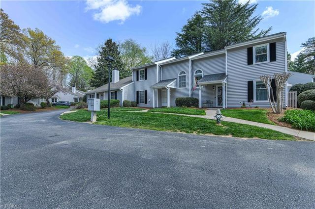 10 AppleTree Lane, Greensboro, NC 27455