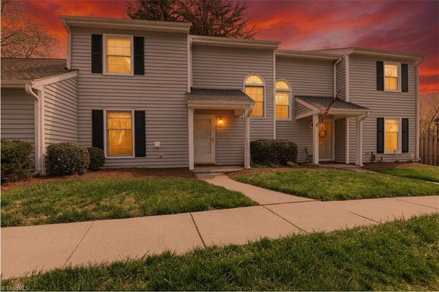 10 AppleTree Lane, Greensboro, NC 27455