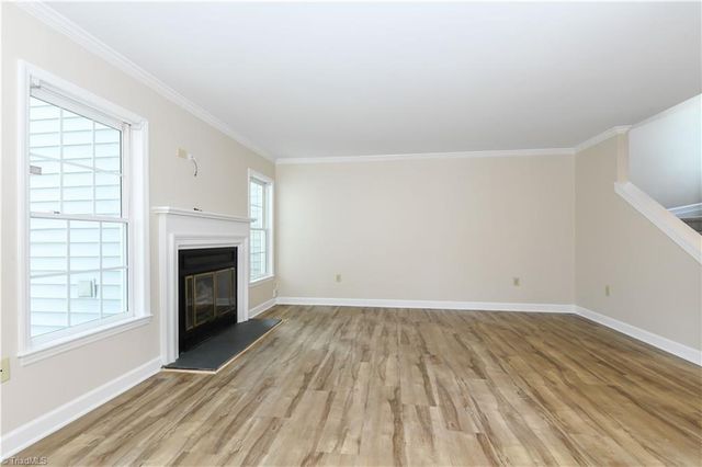 10 AppleTree Lane, Greensboro, NC 27455