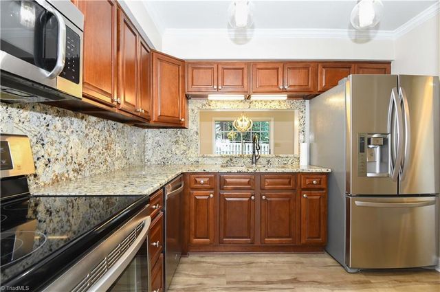 10 AppleTree Lane, Greensboro, NC 27455