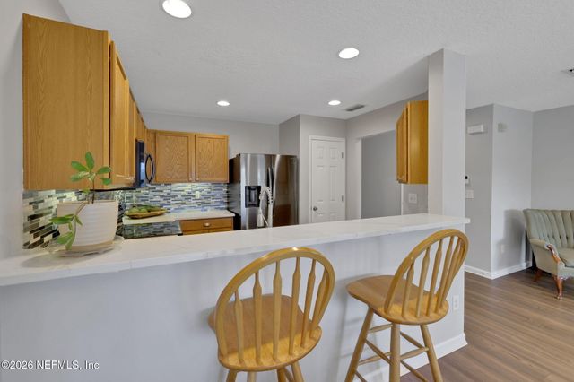 1500 CALMING WATER Drive 102, Fleming Island, FL 32003