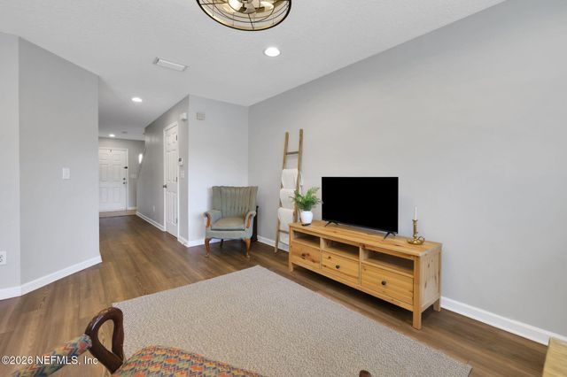 1500 CALMING WATER Drive 102, Fleming Island, FL 32003