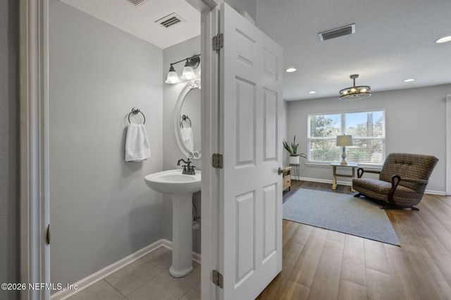 1500 CALMING WATER Drive 102, Fleming Island, FL 32003