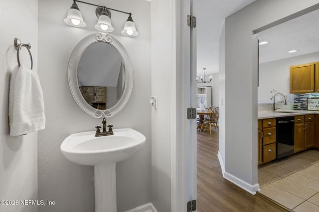 1500 CALMING WATER Drive 102, Fleming Island, FL 32003