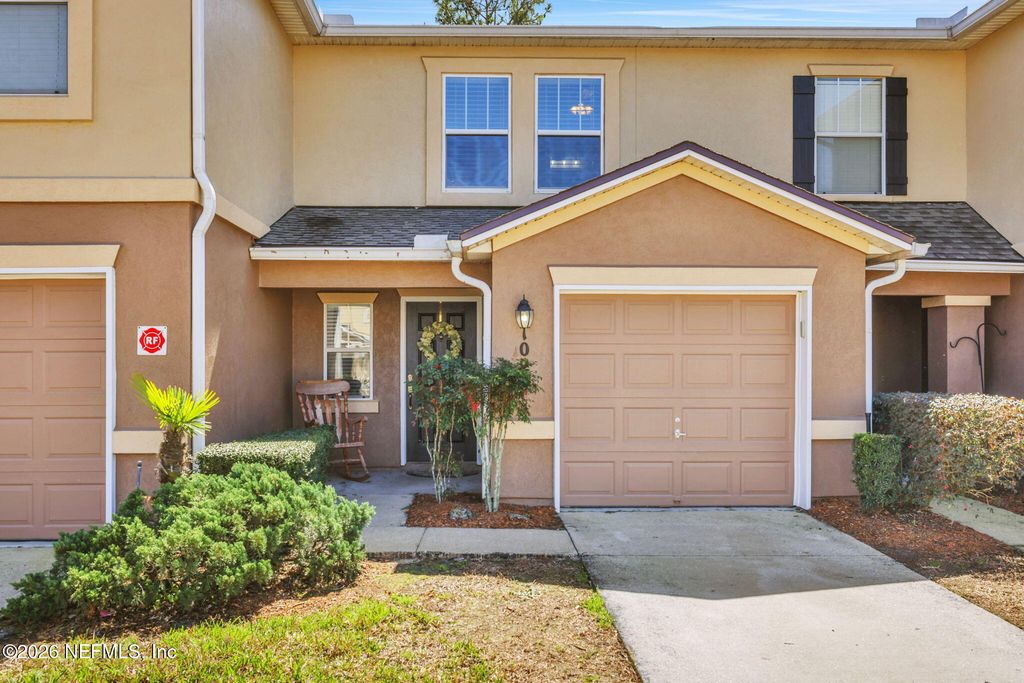 1500 CALMING WATER Drive 102, Fleming Island, FL 32003