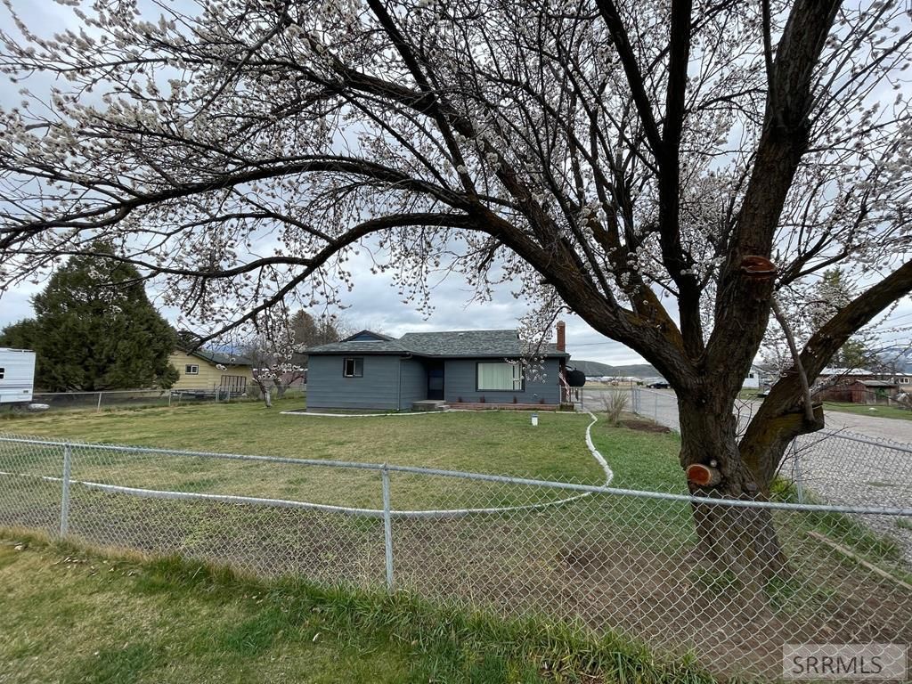 2 Chaffin Lane, Salmon, ID 83467