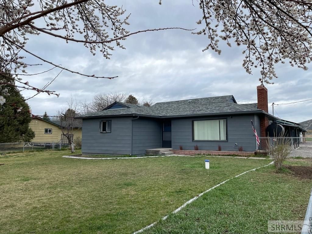 Image 2 of property listing at 2 Chaffin Lane, Salmon, ID 83467