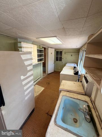 211 E LILLIAN ST, Hebron, MD 21830