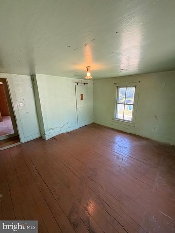 211 E LILLIAN ST, Hebron, MD 21830