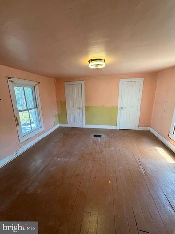 211 E LILLIAN ST, Hebron, MD 21830