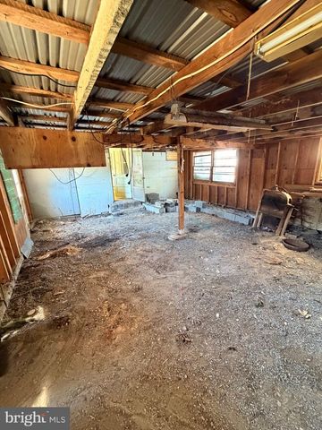 211 E LILLIAN ST, Hebron, MD 21830