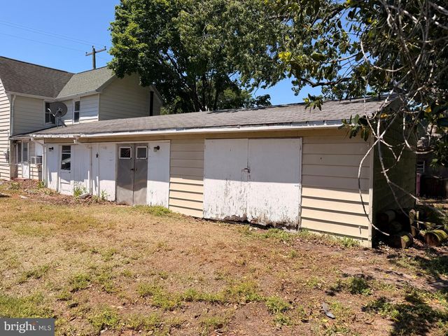 211 E LILLIAN ST, Hebron, MD 21830