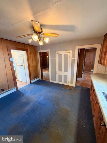 211 E LILLIAN ST, Hebron, MD 21830