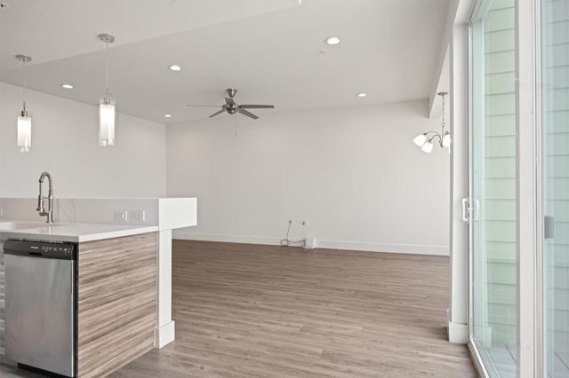 604 N Bluff DR 244, Austin, TX 78745