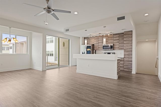 604 N Bluff DR 244, Austin, TX 78745