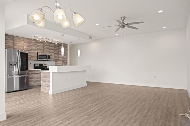 604 N Bluff DR 244, Austin, TX 78745