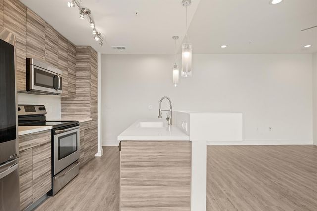 604 N Bluff DR 244, Austin, TX 78745