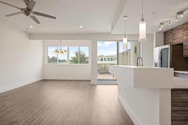 604 N Bluff DR 244, Austin, TX 78745