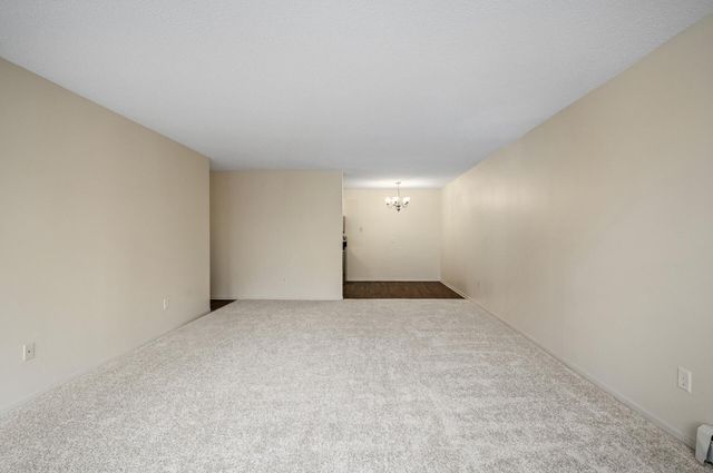 4001 Heritage Hills Drive 205, Bloomington, MN 55437