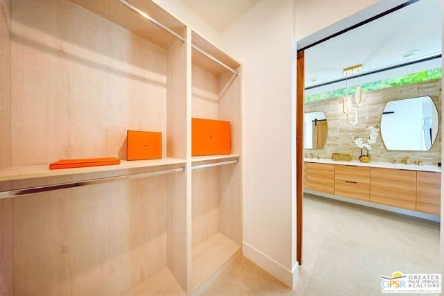 2233 N Vista Drive, Palm Springs, CA 92262