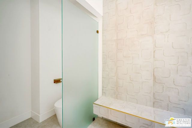 2233 N Vista Drive, Palm Springs, CA 92262