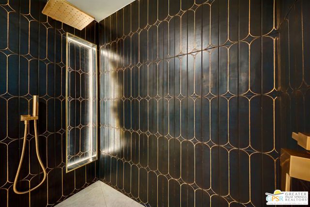 2233 N Vista Drive, Palm Springs, CA 92262