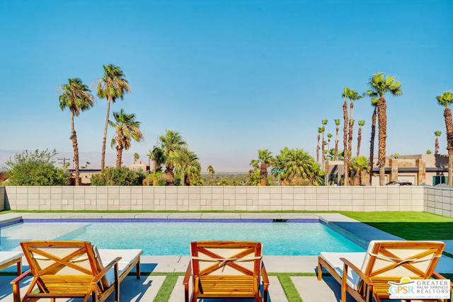 2233 N Vista Drive, Palm Springs, CA 92262
