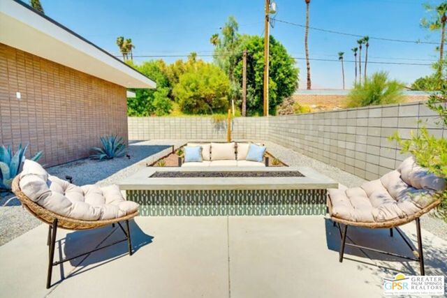 2233 N Vista Drive, Palm Springs, CA 92262