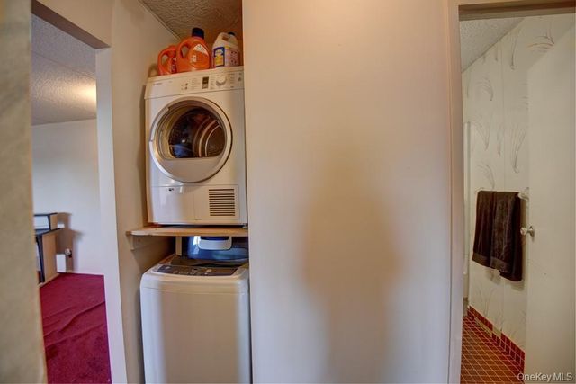 175 Maple Avenue 4I, Westbury, NY 11590