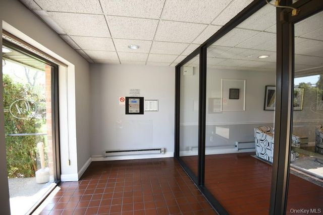 175 Maple Avenue 4I, Westbury, NY 11590