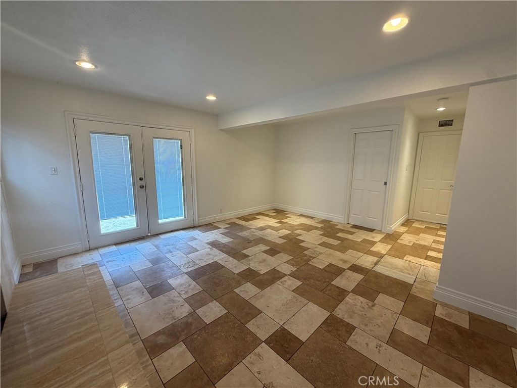 Image 6 of property listing at 21529 Dolores, Carson, CA 90745