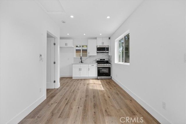 7053 Fallbrook Avenue, West Hills (los Angeles), CA 91307