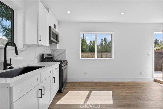 7053 Fallbrook Avenue, West Hills (los Angeles), CA 91307