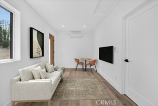 7053 Fallbrook Avenue, West Hills (los Angeles), CA 91307