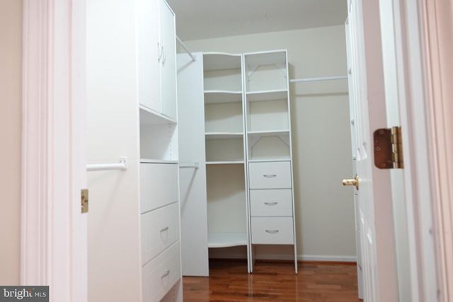 1112 PLEASANT DR, Rockville, MD 20850