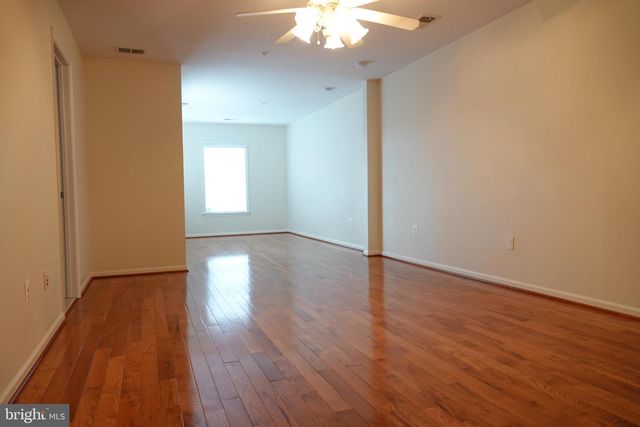 1112 PLEASANT DR, Rockville, MD 20850