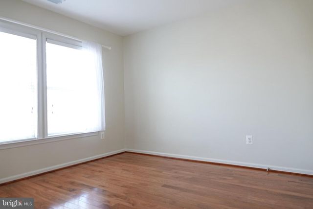 1112 PLEASANT DR, Rockville, MD 20850